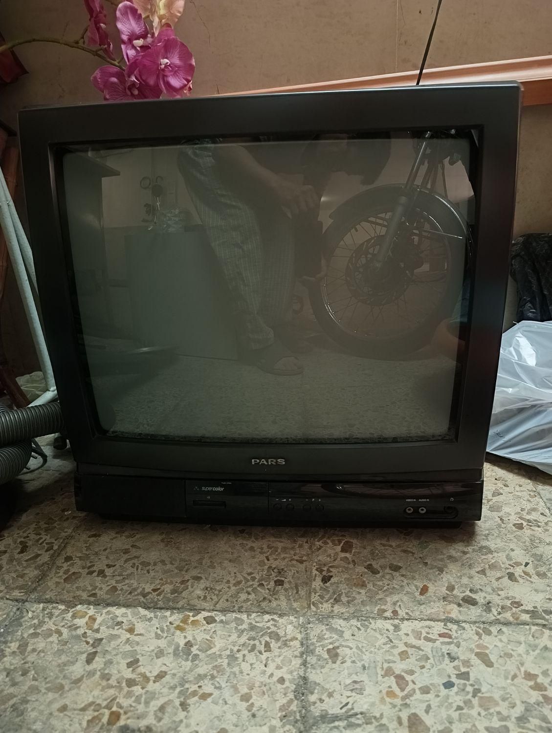 تلویزیون رنگی ۲۱ اینچ پارس گروندیک|تلویزیون و پروژکتور|تهران, سنگلج (شاپور)|دیوار