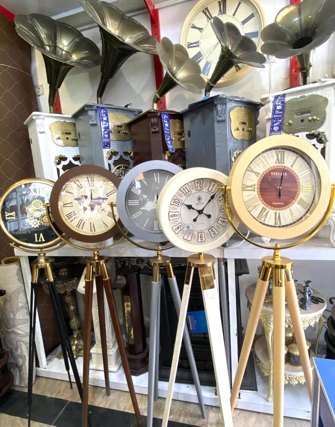 ساعت ایستاده سه پایه و دیواری|ساعت دیواری و تزئینی|مشهد, هنرور|دیوار