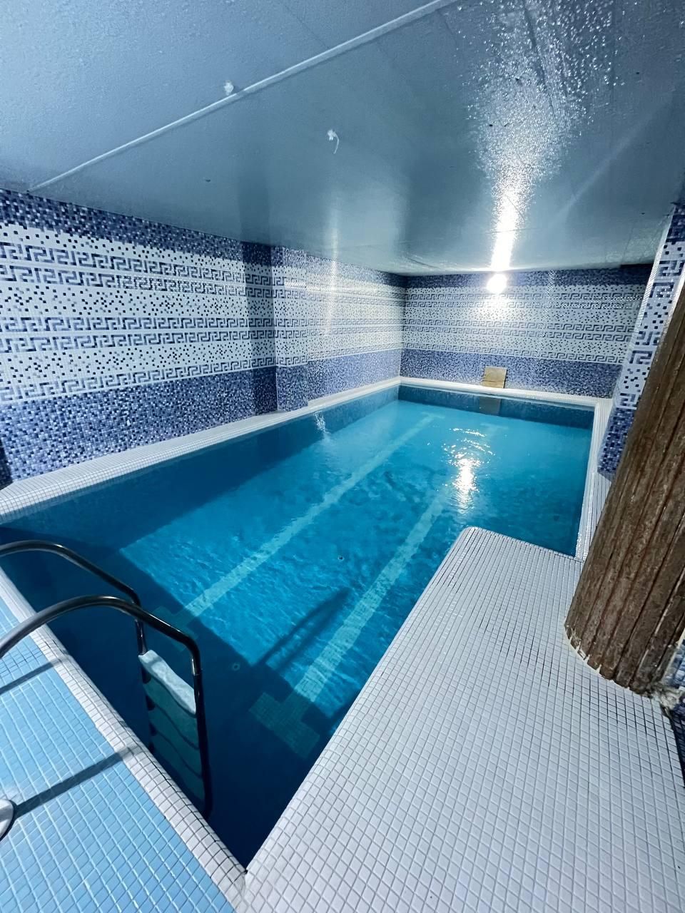 اجاره ویلا استخر دار دربست بدون واسطه ا|اجارهٔ کوتاه‌مدت ویلا و باغ|رامسر, |دیوار