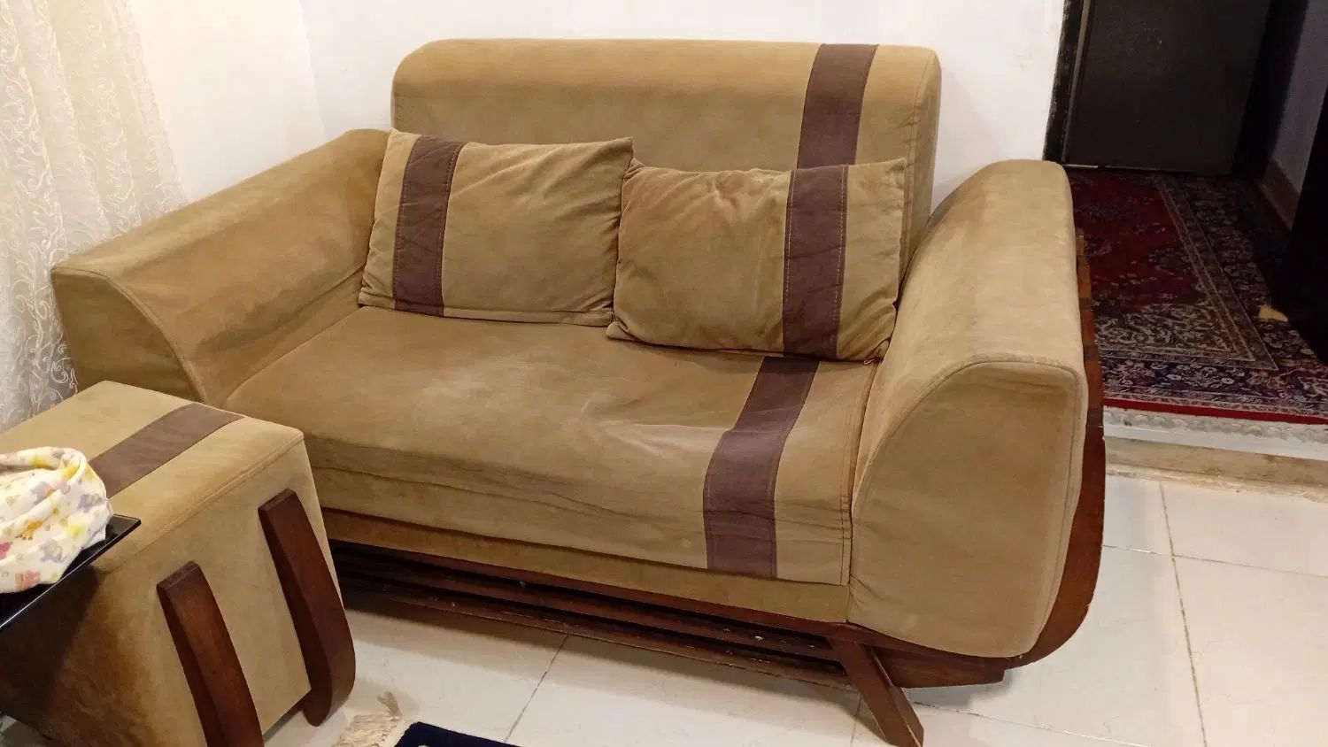 مبلمان ۱۱ نفره|مبلمان خانگی و میز عسلی|رشت, جانبازان|دیوار