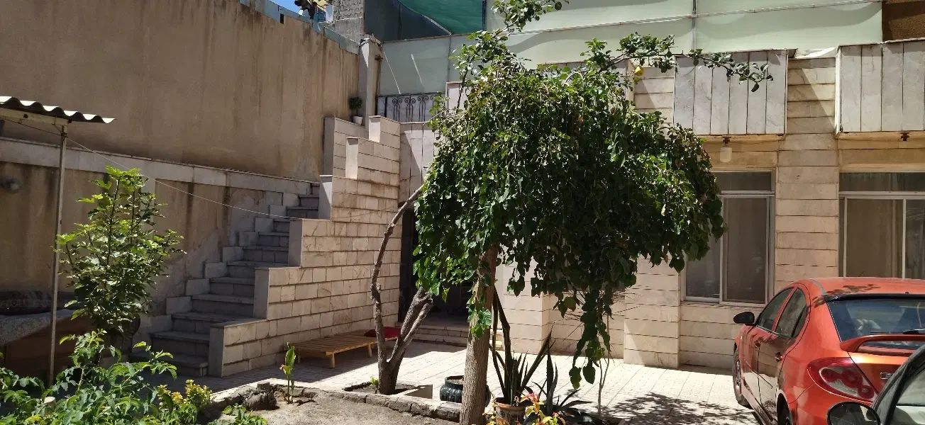 مطهری شمالی۳۶ ویلایی شمالی ۲۶۰ متر فروشی نزدیک حرم|فروش خانه و ویلا|مشهد, شهید مطهری|دیوار