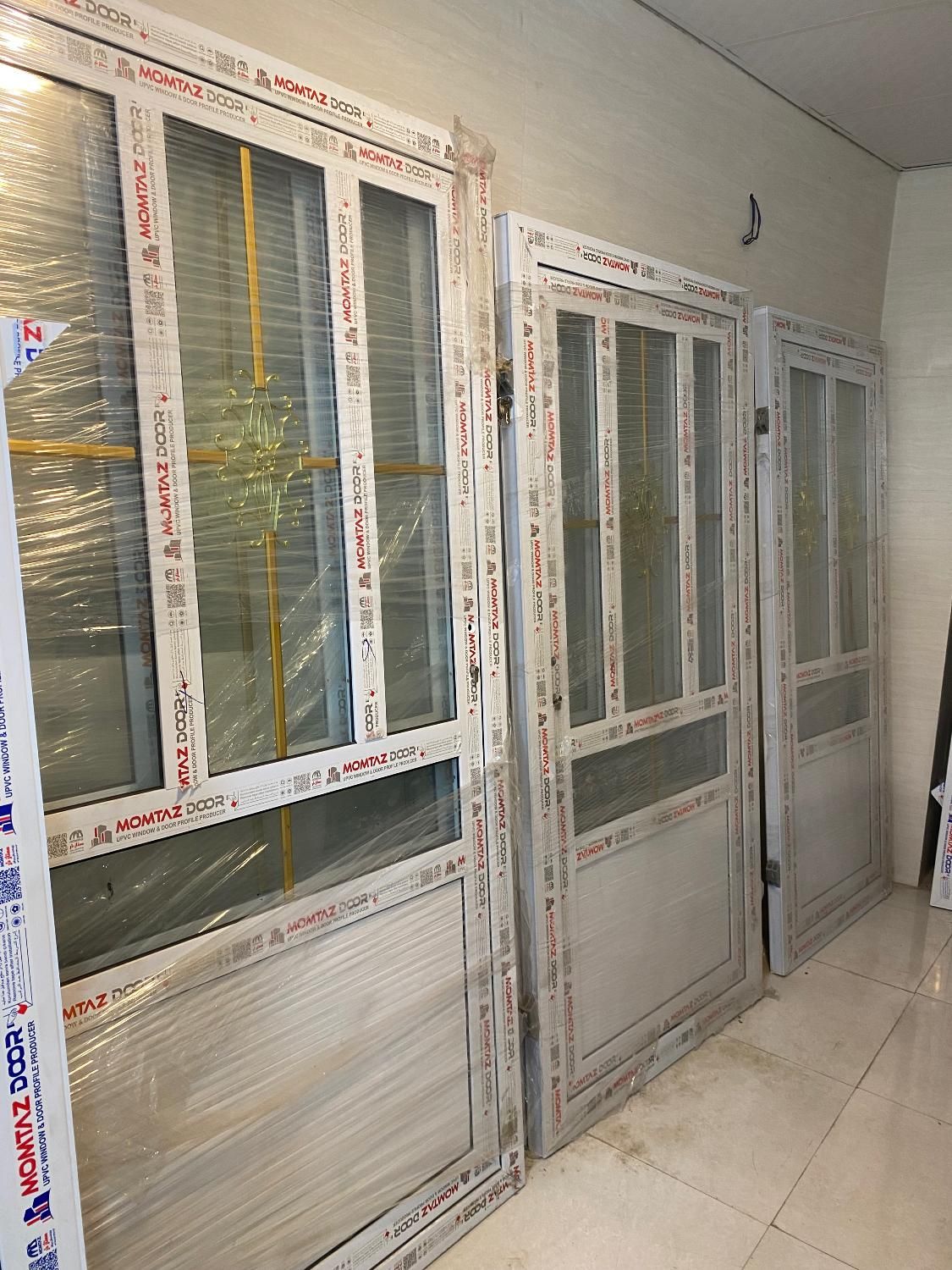 انواع درب پنجره دوجداره درب نفرو و ماشین رو|مصالح و تجهیزات ساختمان|لاهیجان, یوسف آباد|دیوار