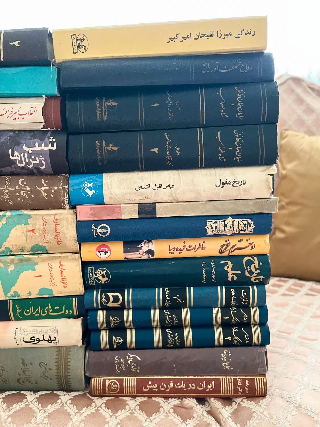 تعدادی کتاب به صورت یکجا|کتاب و مجله تاریخی|تهران, بهجت‌آباد|دیوار
