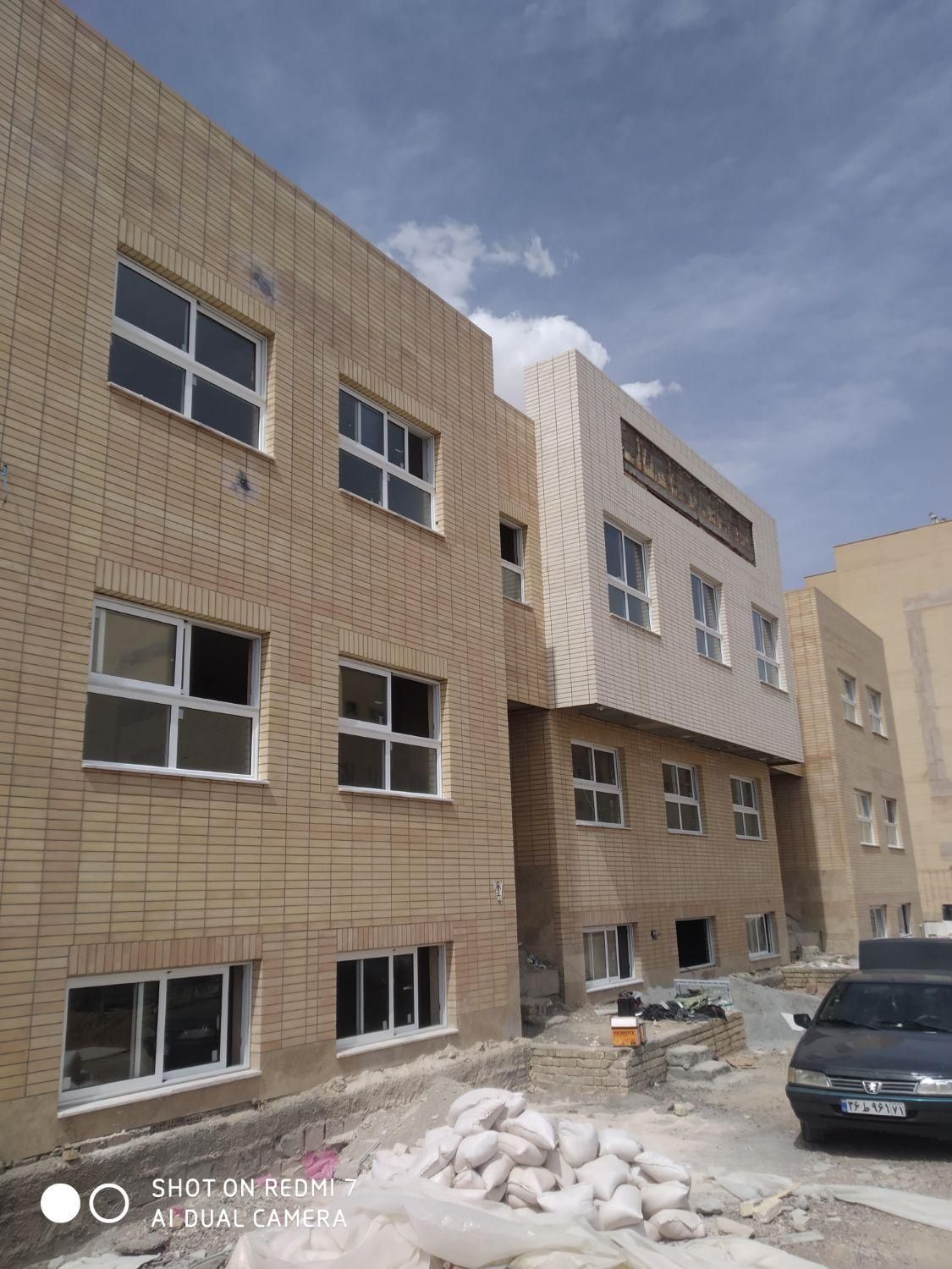 تولید درپنچره دوجداره  وشیشه دوجداره|مصالح و تجهیزات ساختمان|فرخ‌شهر, |دیوار