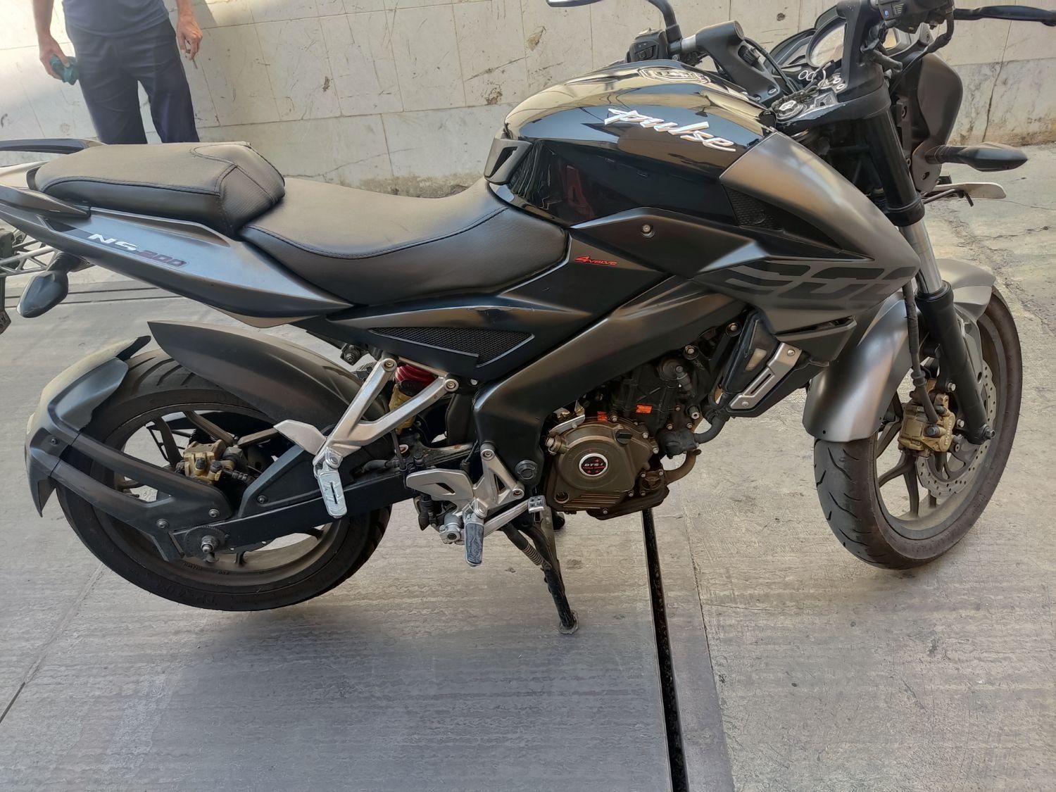 موتور ns200 مدل 95|موتورسیکلت|تهران, اتحاد|دیوار
