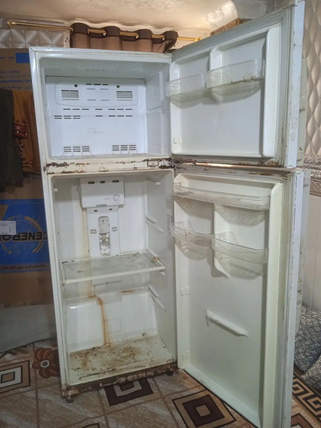 یخچال خارجی بدون برفک بدون هیچ مشکلی کار میکنه|یخچال و فریزر|چابهار, |دیوار
