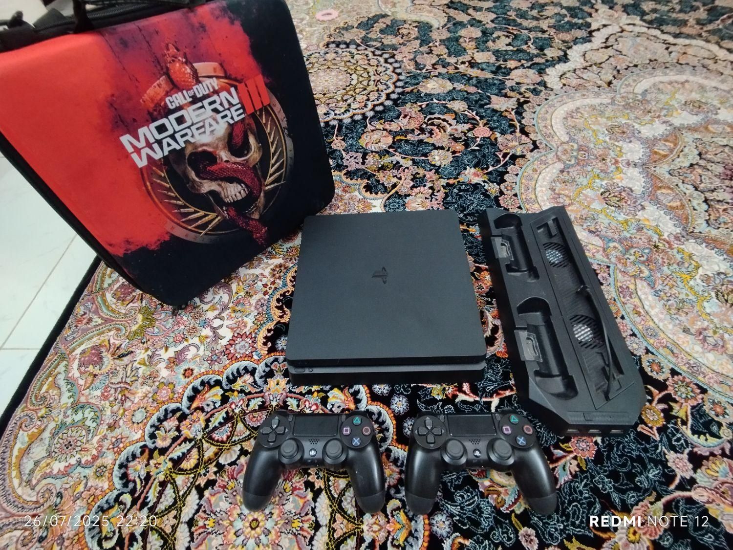 فروش ps4 اسلیم ۱ترا ۲دسته همراه با لوازم جانبی|کنسول، بازی ویدئویی و آنلاین|محلات, |دیوار