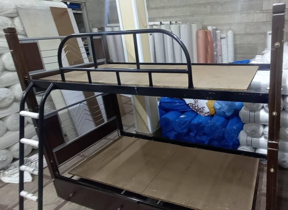 تخت خواب چوبی و آهنی|تخت و سرویس خواب|تهران, بلوار کشاورز|دیوار