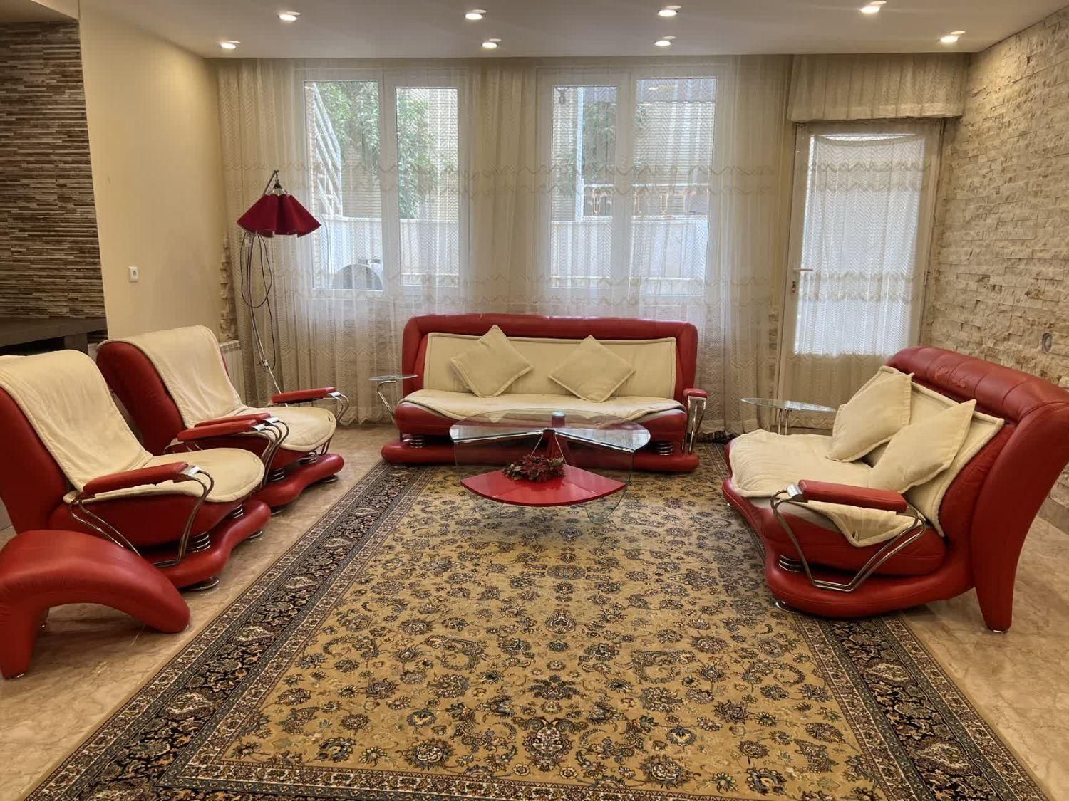 مبلمان هفت نفره چرم و پارچه برند مبل ایران|مبلمان خانگی و میز عسلی|کاشان, شریعتی|دیوار
