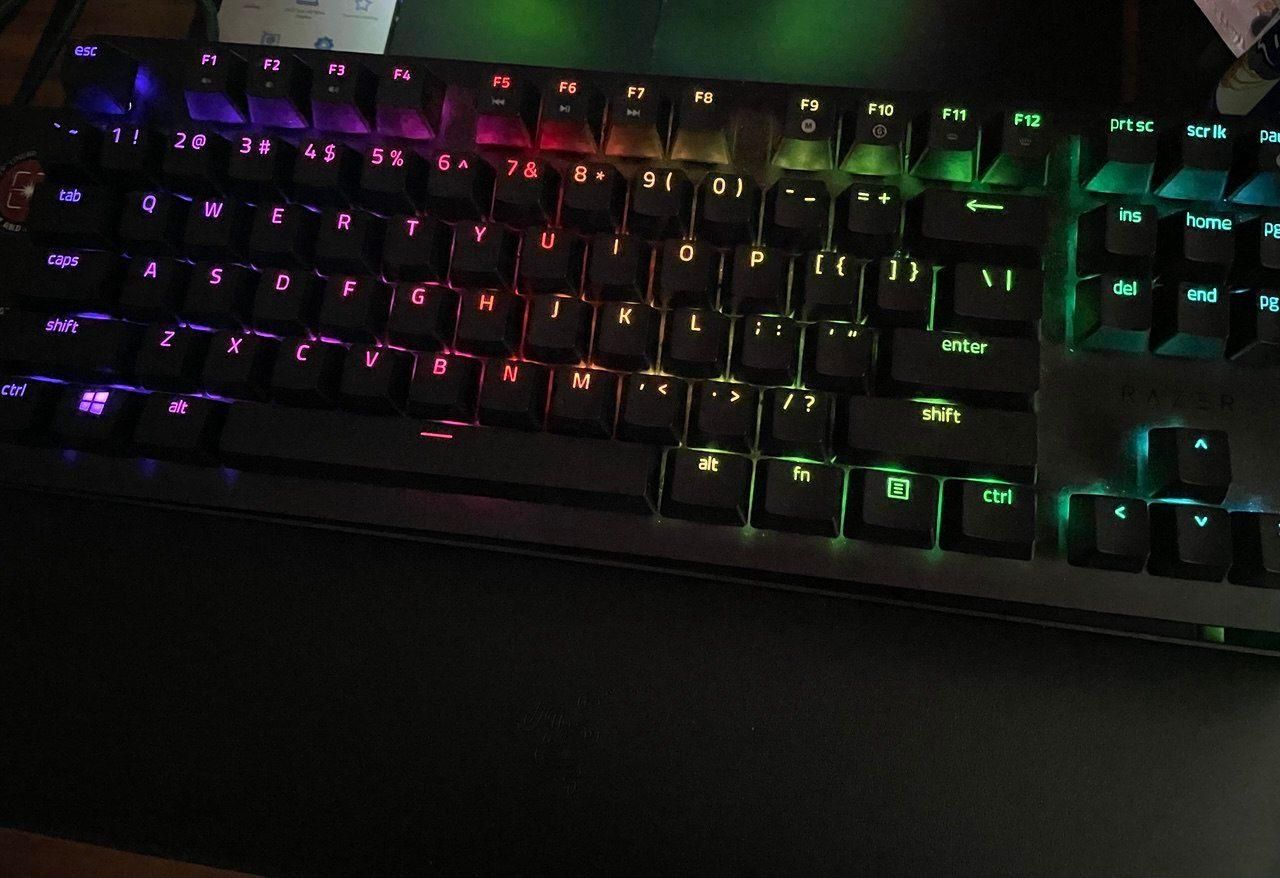 کیبورد گیمینگ Razer Huntsman v2|قطعات و لوازم جانبی رایانه|شیراز, قدوسی غربی|دیوار
