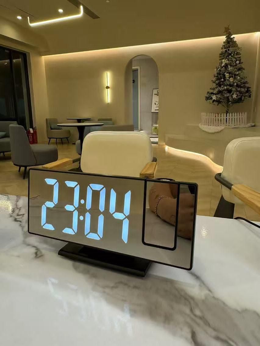 جشنواره فروش ساعـت پرژکتور دار و هوشمند|ساعت|قم, صفائیه|دیوار