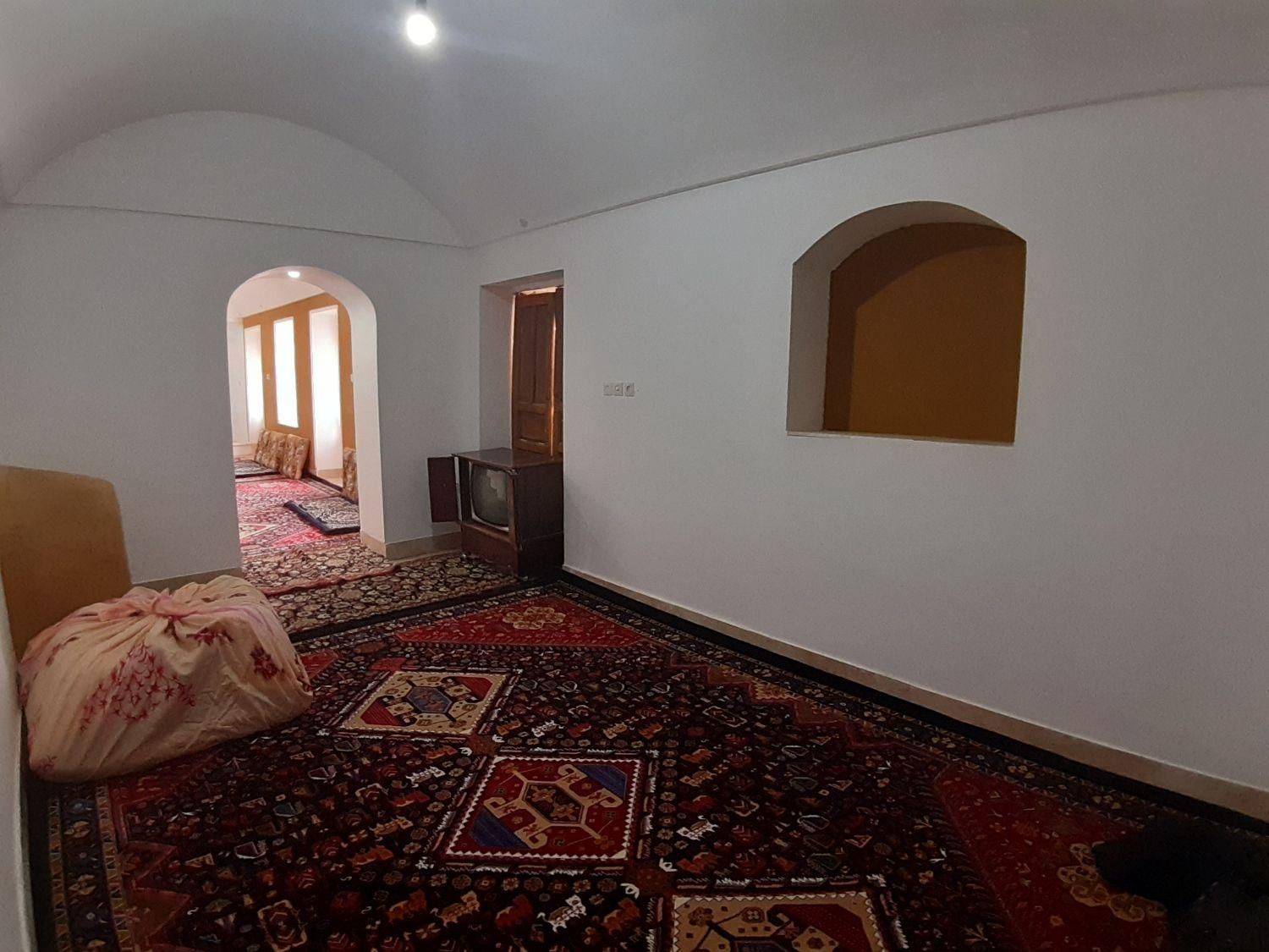 اقامتگاه بومگردی عمارت ماه صنم سوییت آباده دربست|اجارهٔ کوتاه‌مدت آپارتمان و سوئیت|آباده, |دیوار