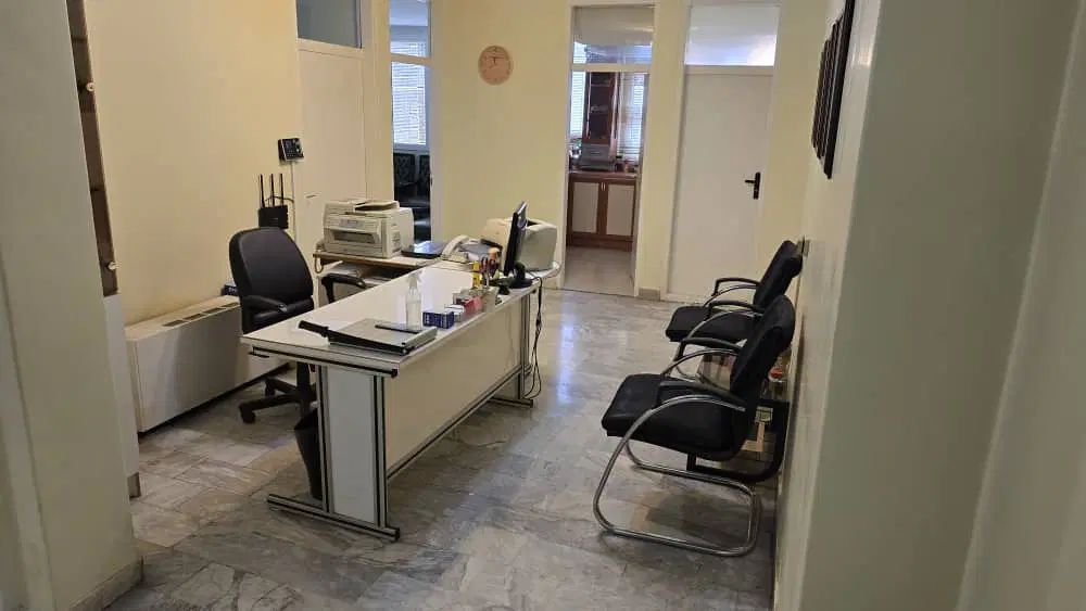 بر اصلی گاندی/۱۱۰‌مترسنداداری/۲پارکینگ/۱۵مترانباری|فروش دفتر کار، اتاق اداری، مطب|تهران, گاندی|دیوار
