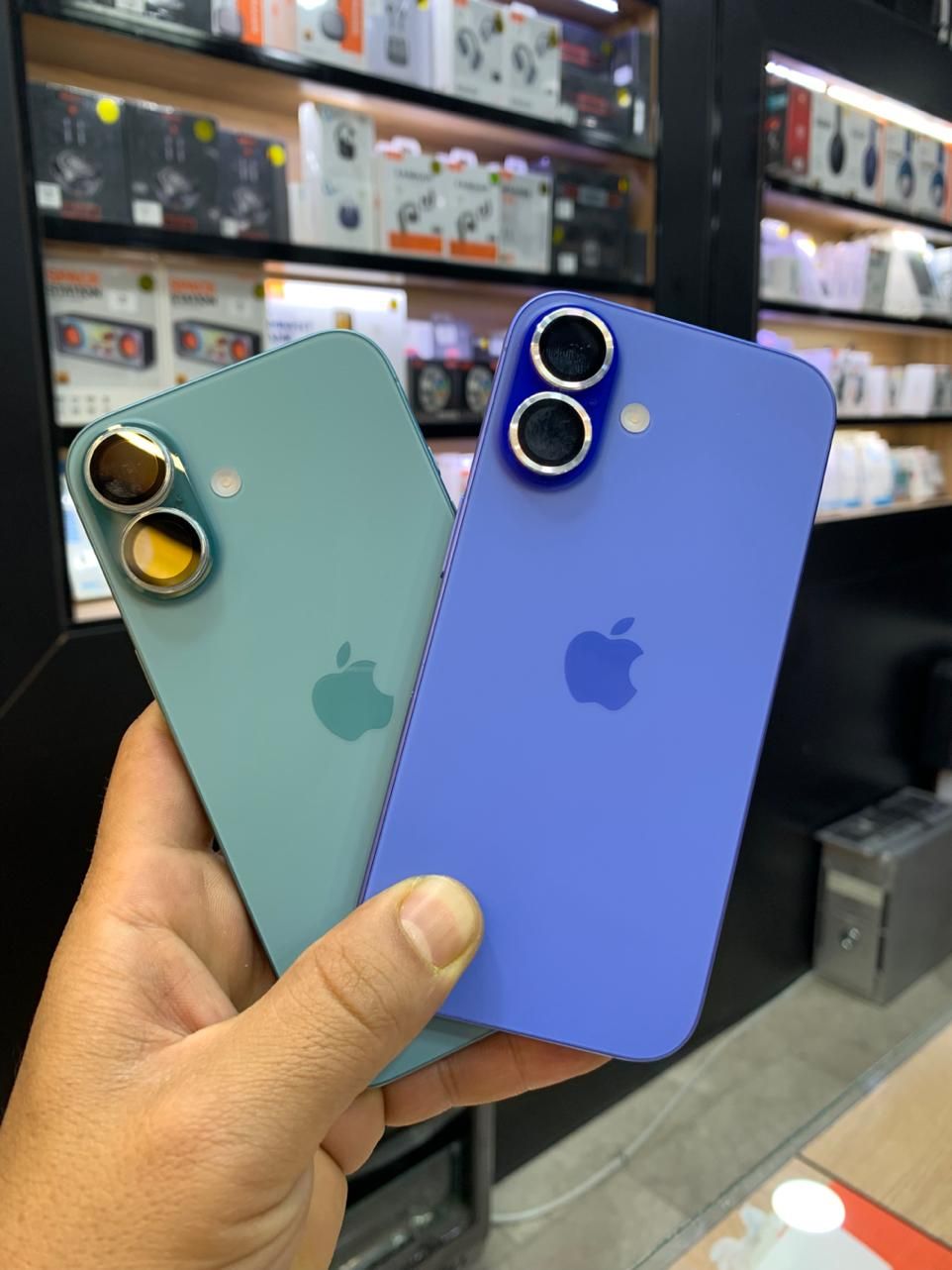 اپل iPhone 16 با حافظهٔ ۱۲۸ گیگابایت|موبایل|بروجرد, |دیوار
