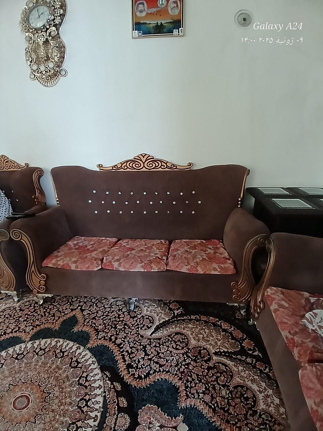 مبل هفت نفره با میز علس  قیمت سه میلیون|مبلمان خانگی و میز عسلی|رباط‌کریم, |دیوار