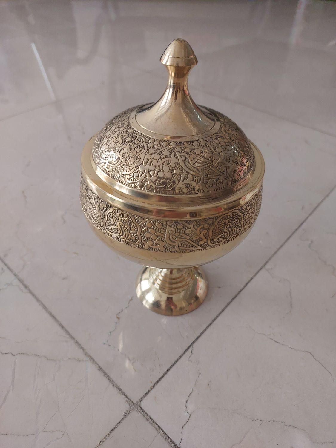 قندان برنجی هندی پایه دار|صنایع دستی و سایر لوازم تزئینی|تهران, سازمان برنامه جنوبی|دیوار