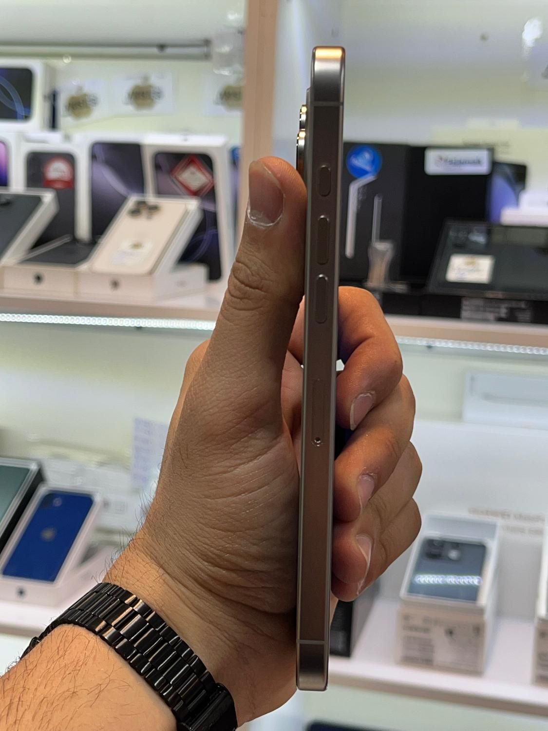 Iphone 16 pro max 256GB باتری ۱۰۰ فقط ۱۵ بار سارژ|موبایل|کرج, کوی امامیه|دیوار