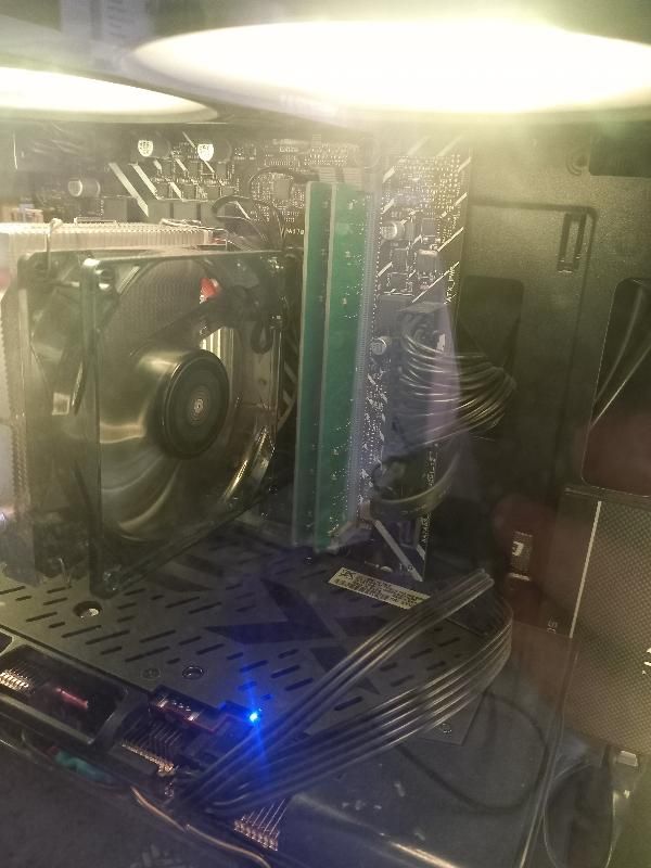 کارت گرافیک rx 5600xt، رم ۸ گیگ ddr4، کیس awest|قطعات و لوازم جانبی رایانه|قم, امامزاده ابراهیم|دیوار
