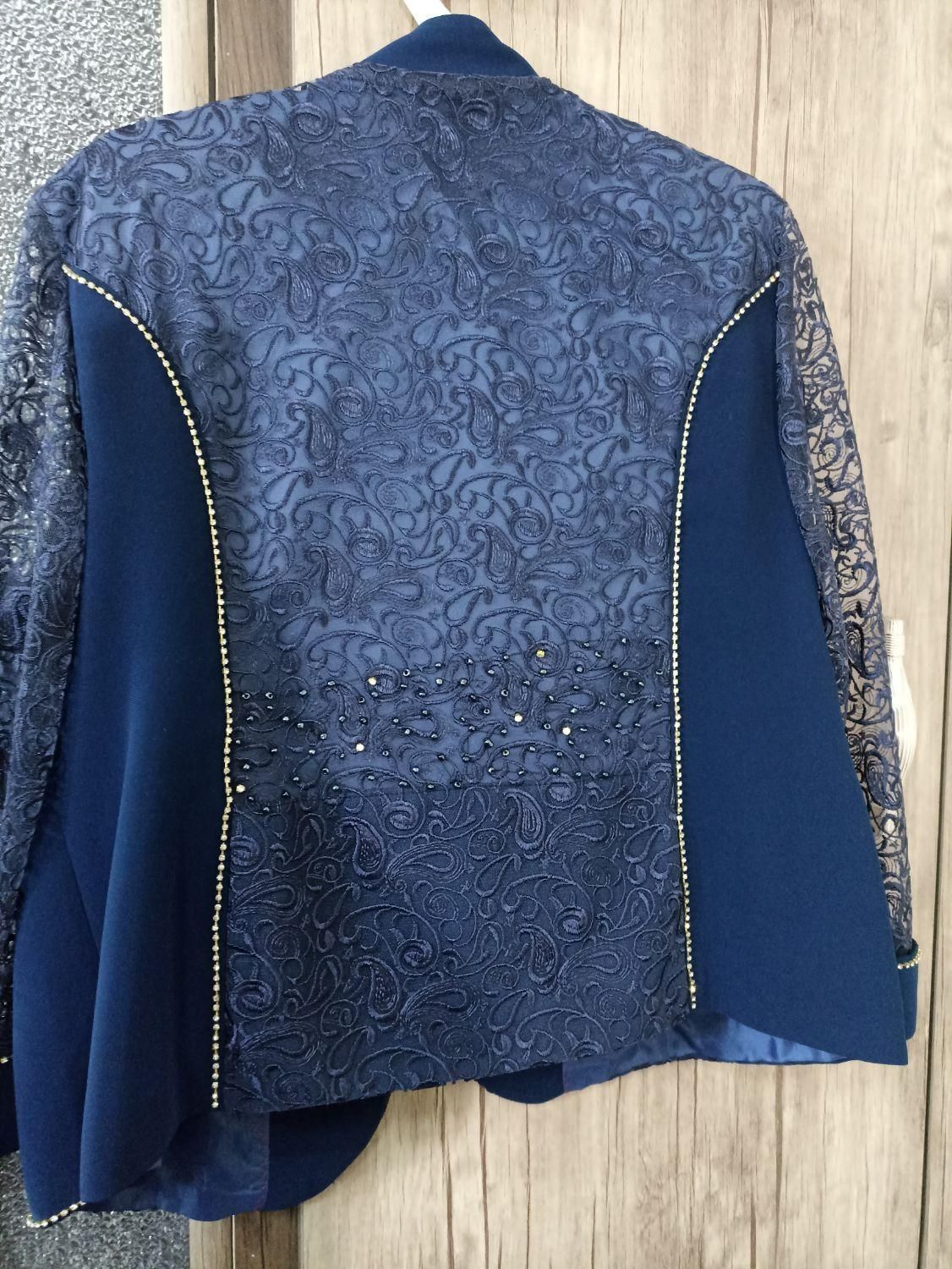 کت و دامن مجلسی|لباس|شاهین‌شهر, امام حسین|دیوار