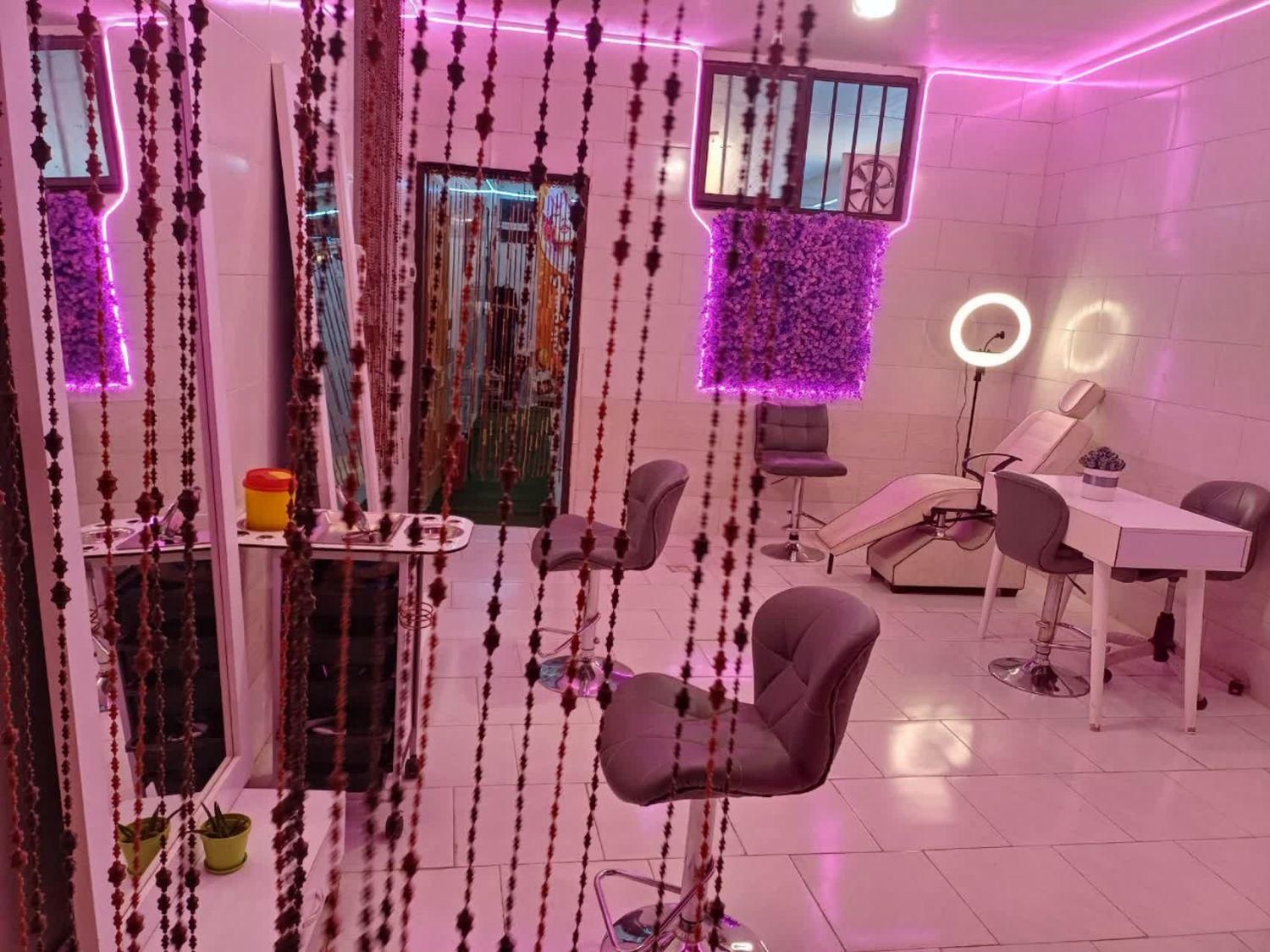 اجاره لاین و صندلی سالن زیبایی بانو بانوان|اجارهٔ دفتر کار، اتاق اداری، مطب|اصفهان, خانه اصفهان|دیوار