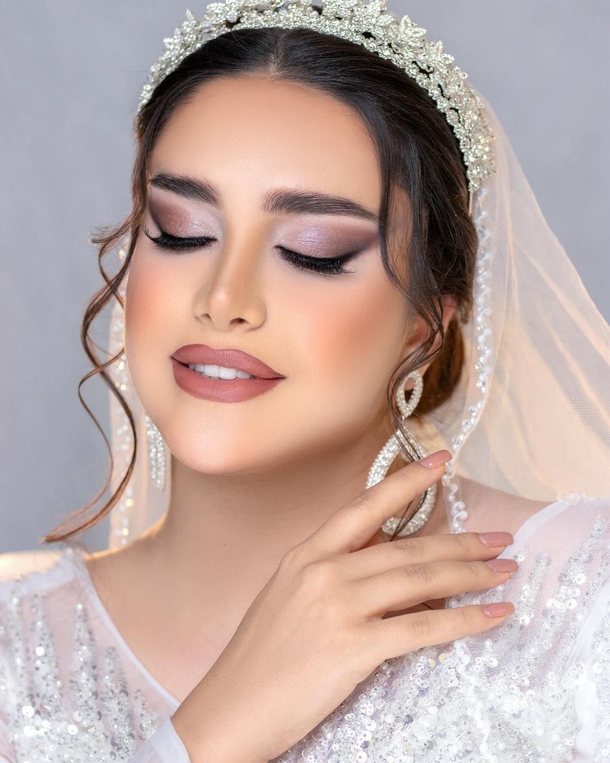 آفر ویژه میکاپ و شینیون ‌ویژه قبل محرم|خدمات آرایشگری و زیبایی|بم, |دیوار