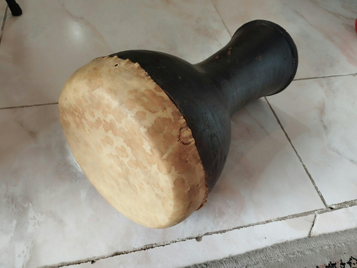 تمپو جنس پوست|درام و پرکاشن|بابل, |دیوار
