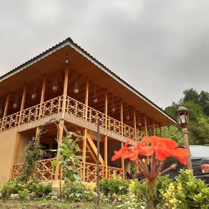 ویلا باغ رویایی و تمیز در باغ بزرگ کوهپایه ای|اجارهٔ کوتاهمدت ویلا و باغ|رشت, گلسار|دیوار