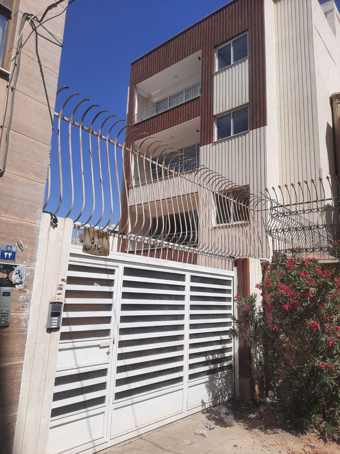 فروش آپارتمان ۱۰۰ متری ۲ خوابه همکف در شهرک میلاد|فروش آپارتمان|اصفهان, شهرک میلاد|دیوار