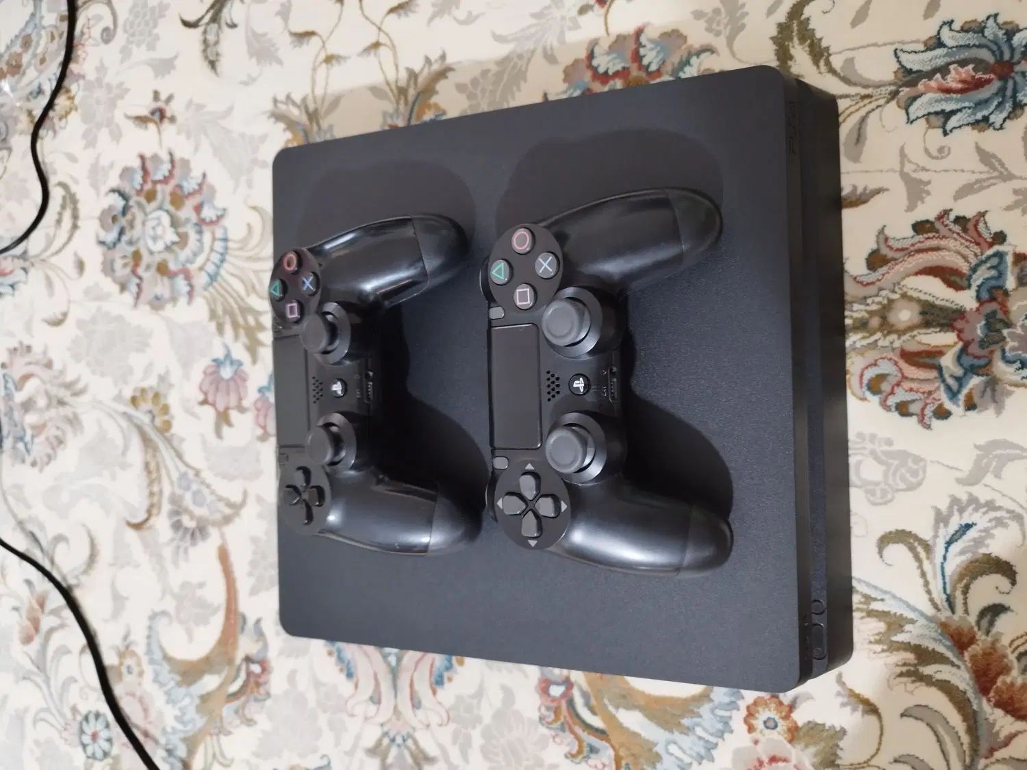 دستگاه ps4 کپی خور ۵۰۰ گیگ دو دسته با پایه شارژر|کنسول، بازی ویدئویی و آنلاین|گرگان, |دیوار