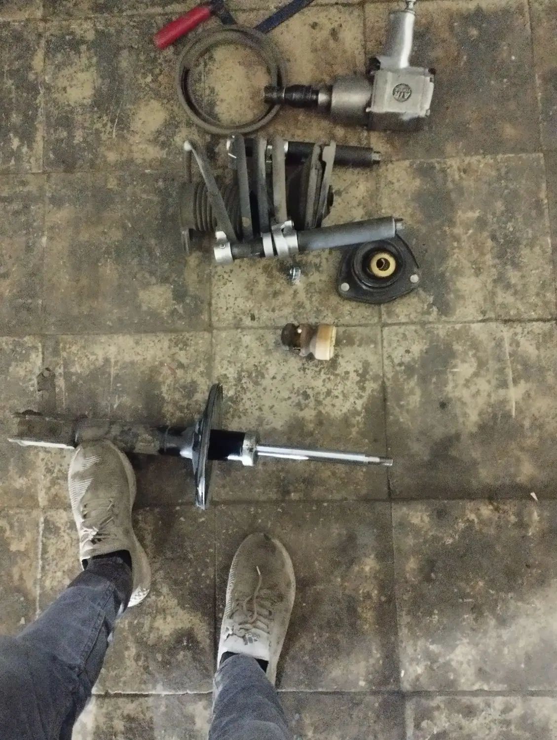 کمک فنر استوک تعمیر نشده هر ماشینی|قطعات یدکی و لوازم جانبی|بروجرد, |دیوار