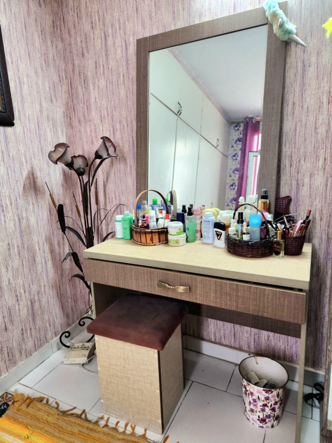 تخت دوطبقه جوان همراه میزآرایش،کمد و میزکامپیوتر|تخت و سرویس خواب|فردیس, فردیس|دیوار