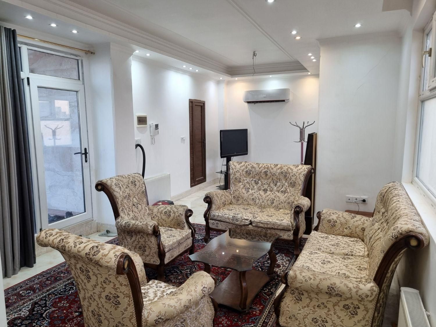 اجاره روزانه سوئیت دنج با روف‌گاردن اختصاصی صفائیه|اجارهٔ کوتاه‌مدت آپارتمان و سوئیت|یزد, |دیوار