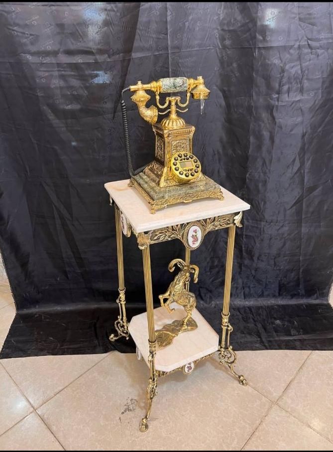 میز خاطره چهارپایه برنز برنزی|مبلمان خانگی و میز عسلی|کرج, شهرک رازی (حصارک)|دیوار