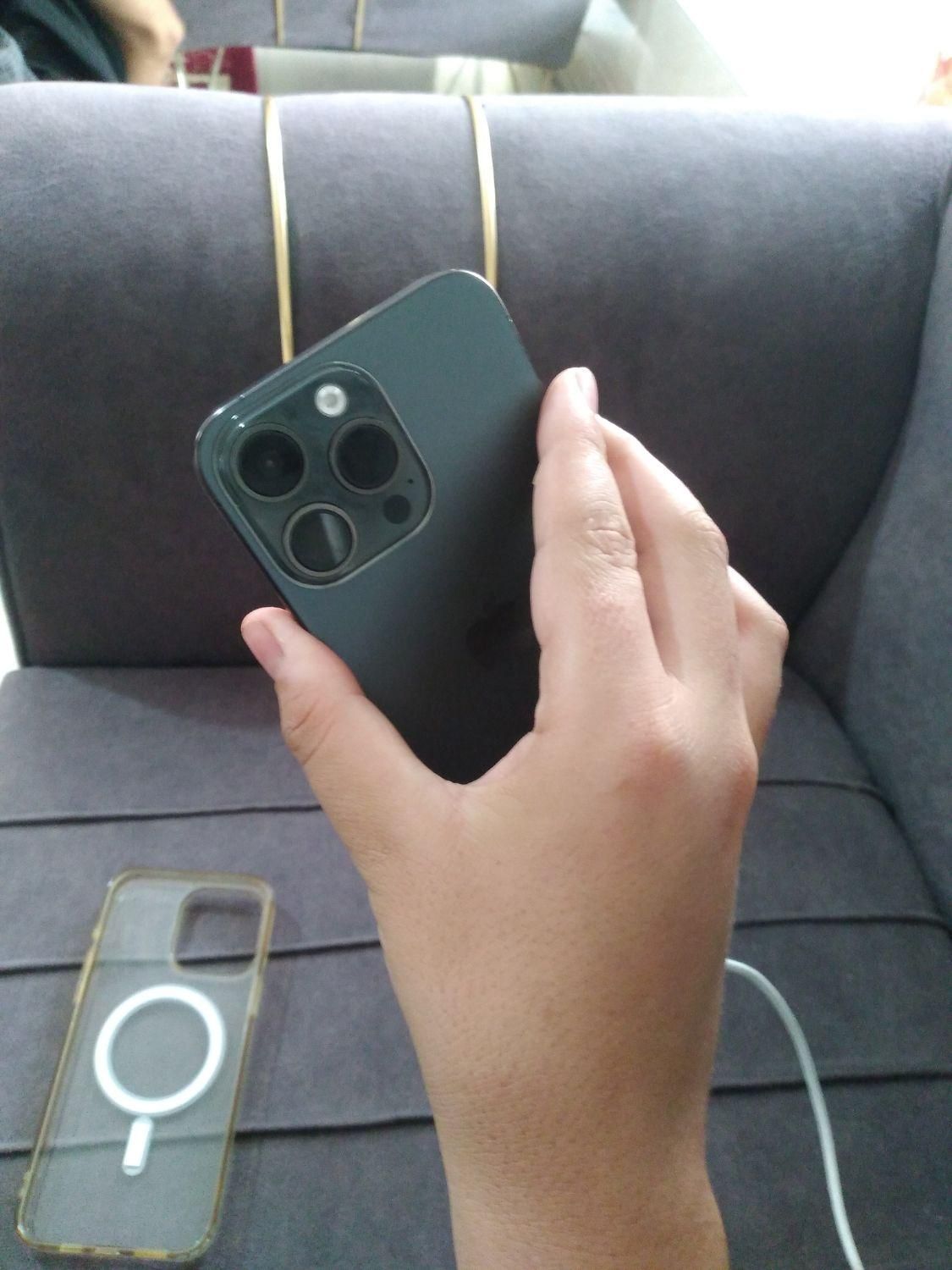 ایفون ۱۵ پرو مکث فول کپی ویتنامی نو|موبایل|گیلان غرب, |دیوار