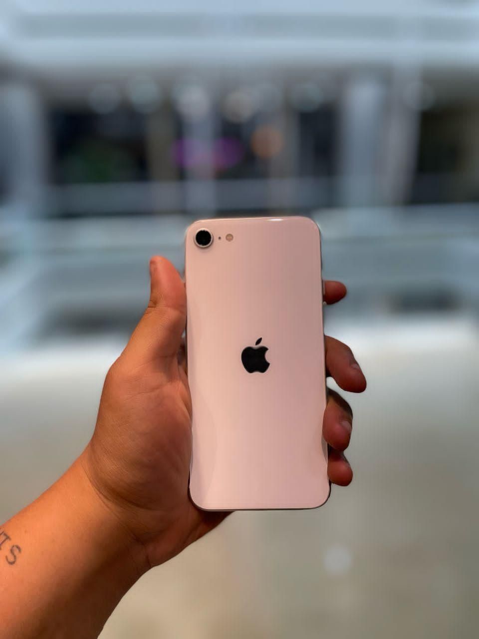 اپل iPhone SE (2020) با حافظهٔ ۱۲۸ گیگابایت|موبایل|کرج, گوهردشت|دیوار