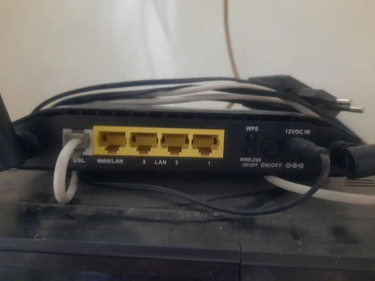 مودم وایرلس دی لینک  adsl|مودم و تجهیزات شبکه|مشهد, شهرک امام هادی (شهرک غرب)|دیوار