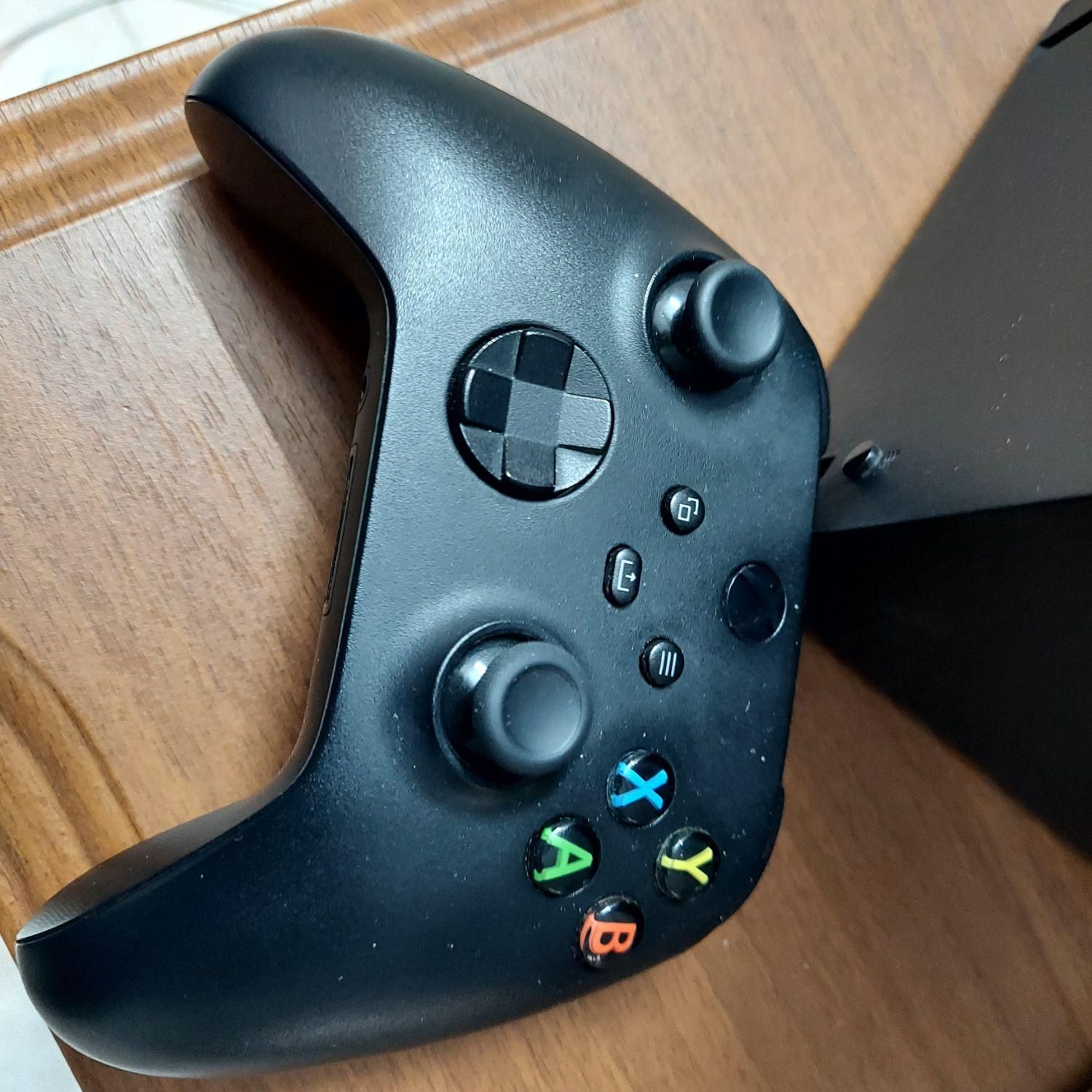 Xbox series X فوق تمیز فقط ۳ ماه کار کرده|کنسول، بازی ویدئویی و آنلاین|اصفهان, طاحونه|دیوار