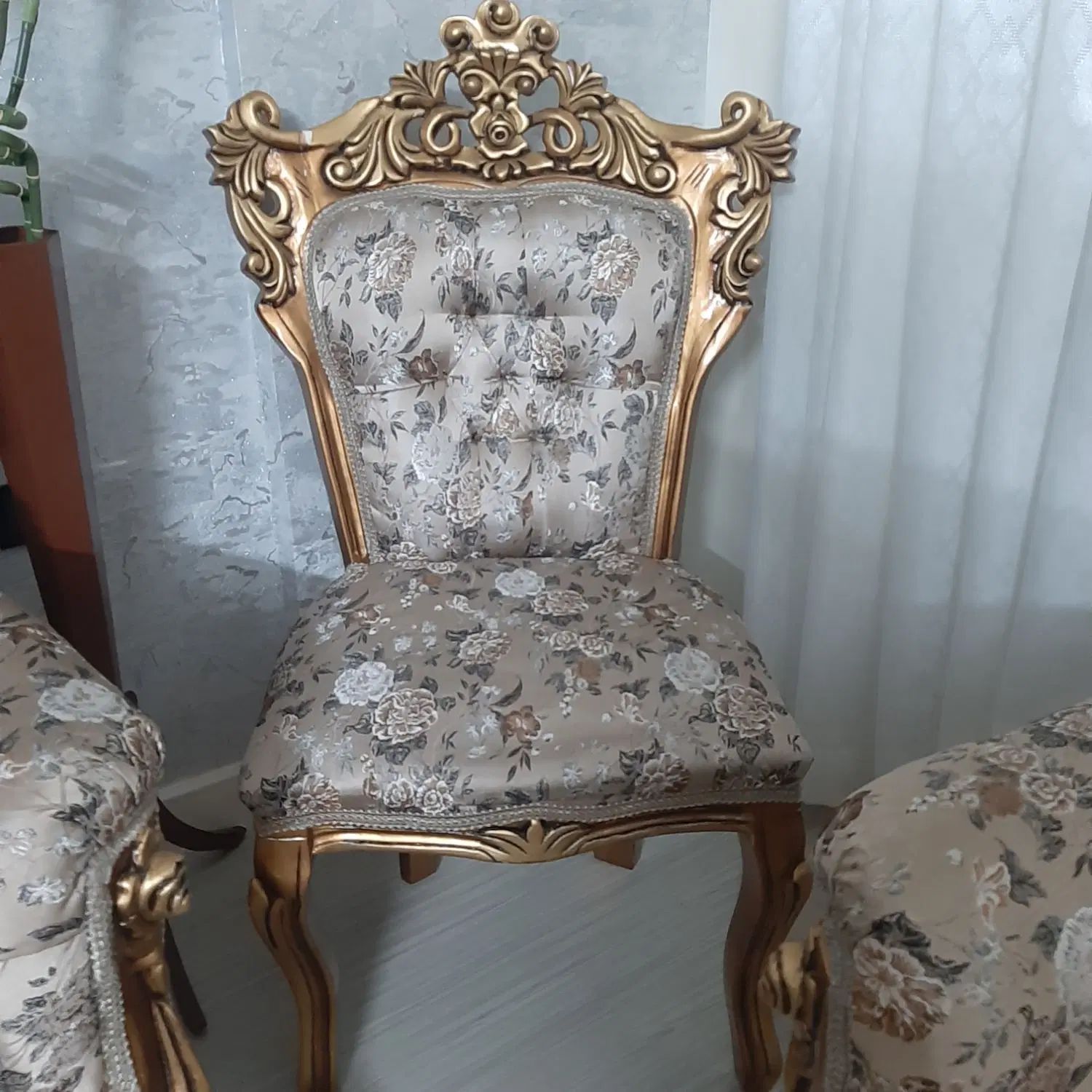 مبل سلطنتی چوبی ۹ نفره با میز|مبلمان خانگی و میز عسلی|مشهد, شهید فرامرز عباسی|دیوار