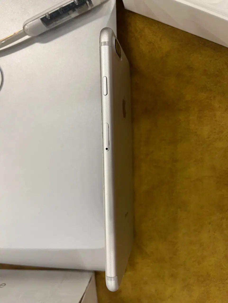 اپل iPhone 7 Plus با حافظهٔ ۱۲۸ خط و خش جزئی|موبایل|تهران, عباس‌آباد|دیوار
