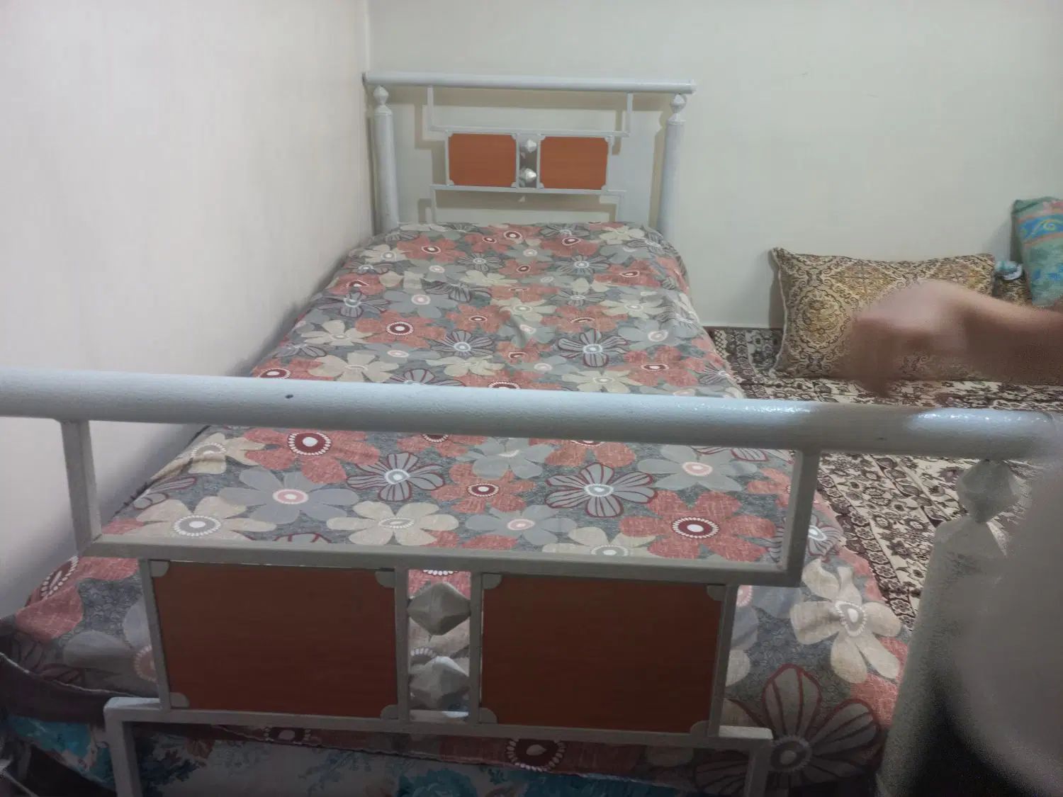 تخت یکنفره فلزی|تخت و سرویس خواب|تهران, تهرانسر غربی|دیوار