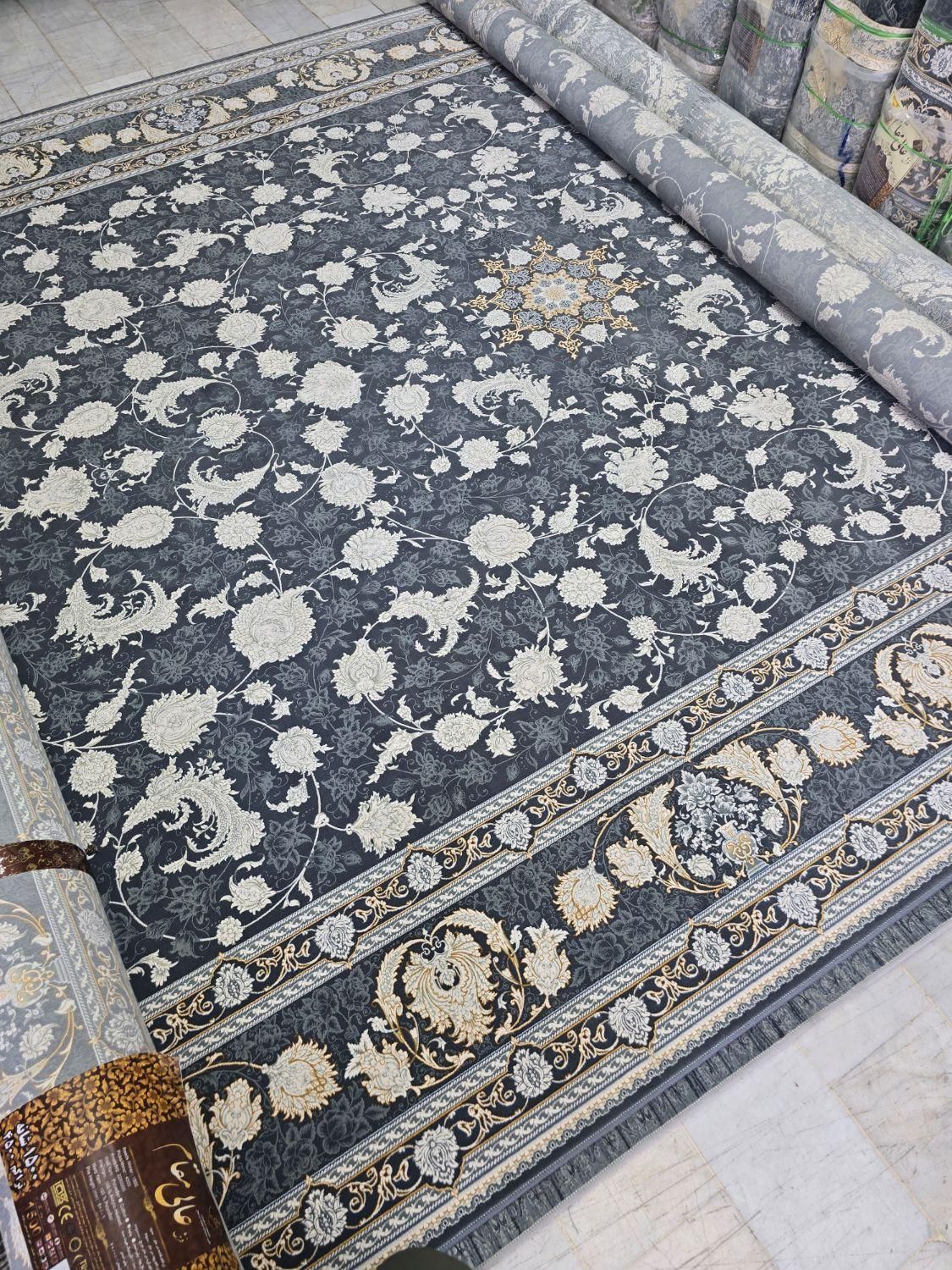فرش ۱۲۰۰شانه نخ بایرالمان برجسته(فروش عمده)|فرش|زاهدان, |دیوار