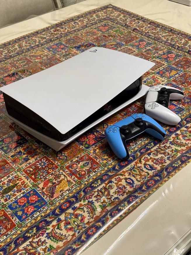 PS5 دیسک‌خور مدل CFI-1216A تمیز کم‌کارکرد، دو دسته|کنسول، بازی ویدئویی و آنلاین|تهران, زرگنده|دیوار