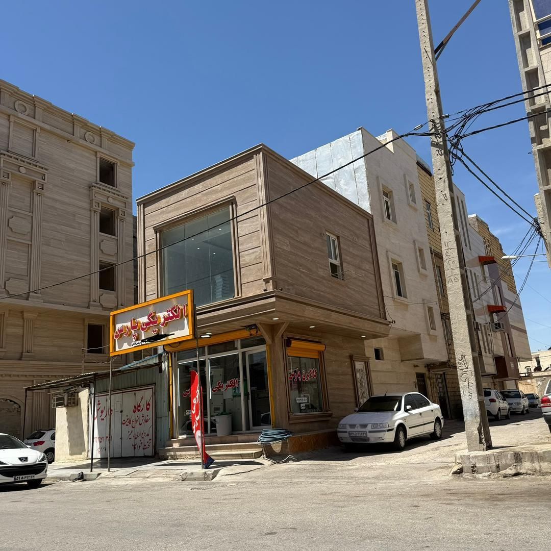 فروش ۳۰۰دستگاهمغازه ۲۸ متری وطبقه اول ۳۸تجاری|فروش مغازه و غرفه|بندر امام خمینی, |دیوار