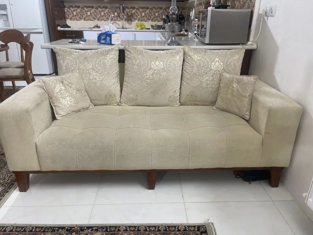 کاناپه راحتی ۳ نفره|مبلمان خانگی و میز عسلی|مشهد, تبادکان|دیوار