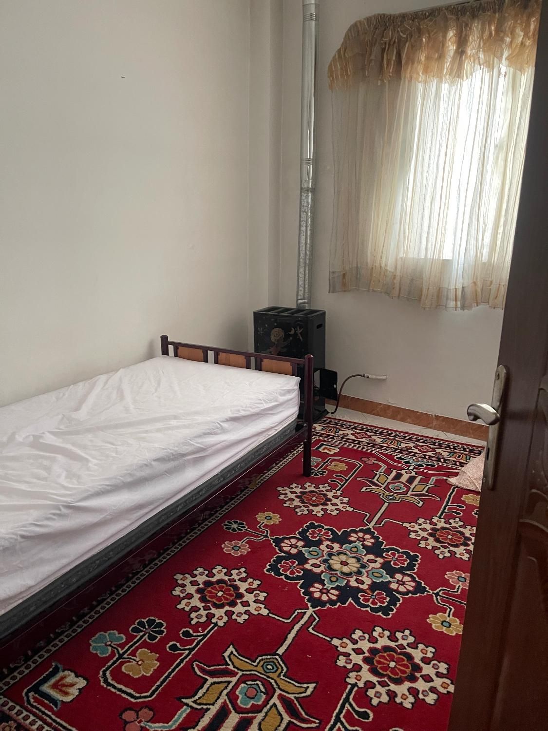 خانه دوخوابه باورودی جدا و پارکینگ در مرکز لاهیجان|اجارهٔ کوتاه‌مدت آپارتمان و سوئیت|لاهیجان, گلستان|دیوار