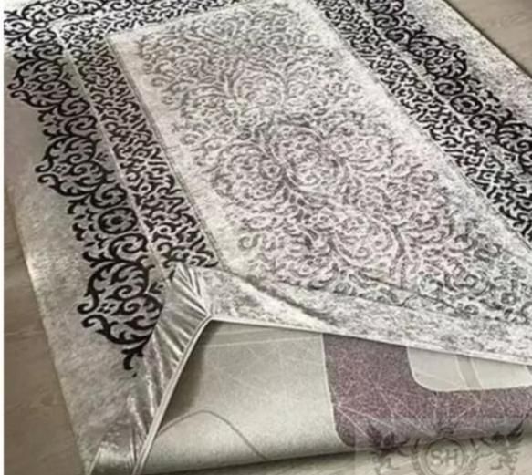 سه عدد روفرشی ترک کشدار مخمل|روفرشی|اصفهان, نقش جهان|دیوار