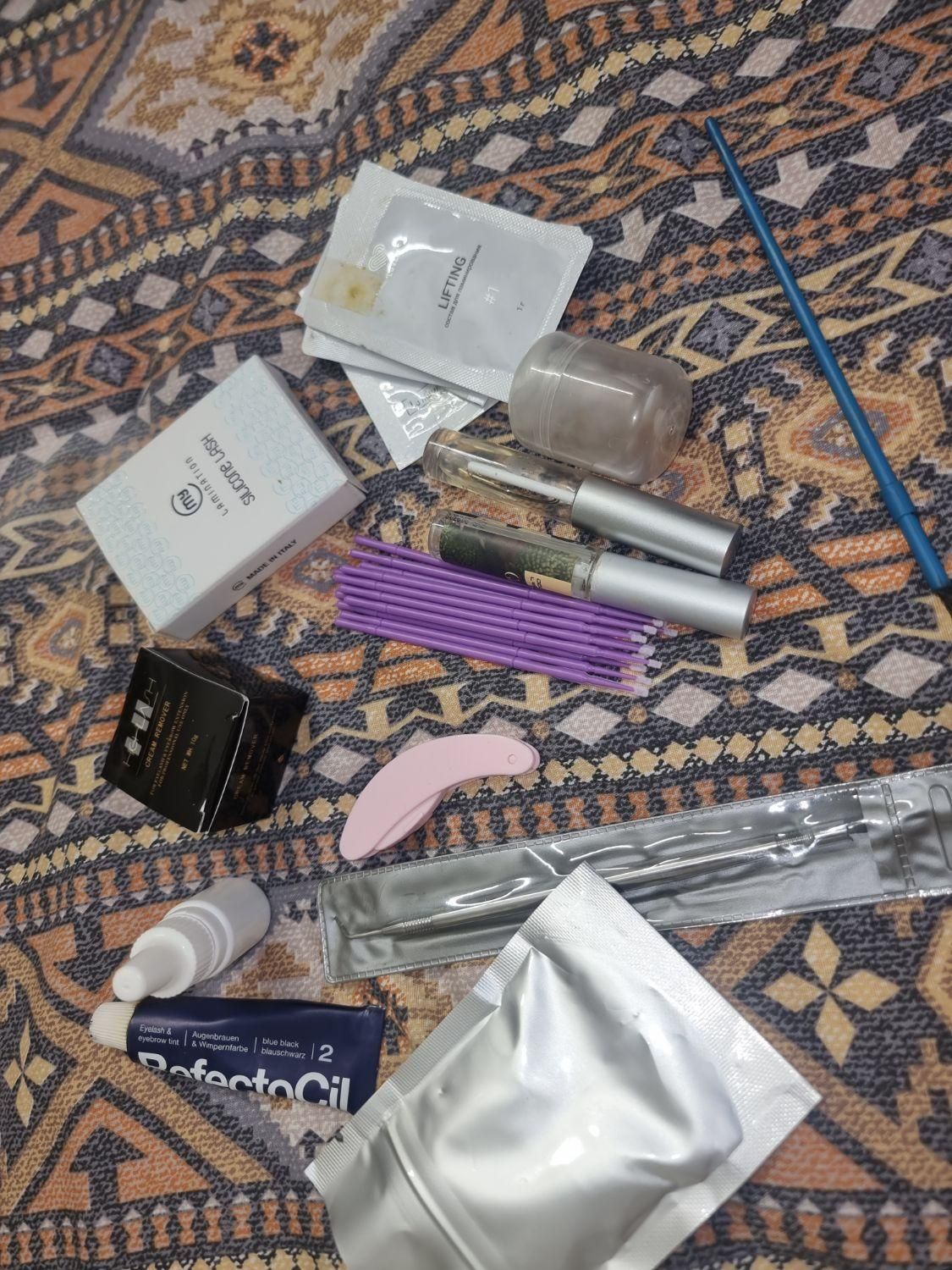 وسایل اکستنشن مژه و لیفت و لمینت ‌کامل|آرایشی، بهداشتی، درمانی|اصفهان, تخت فولاد|دیوار