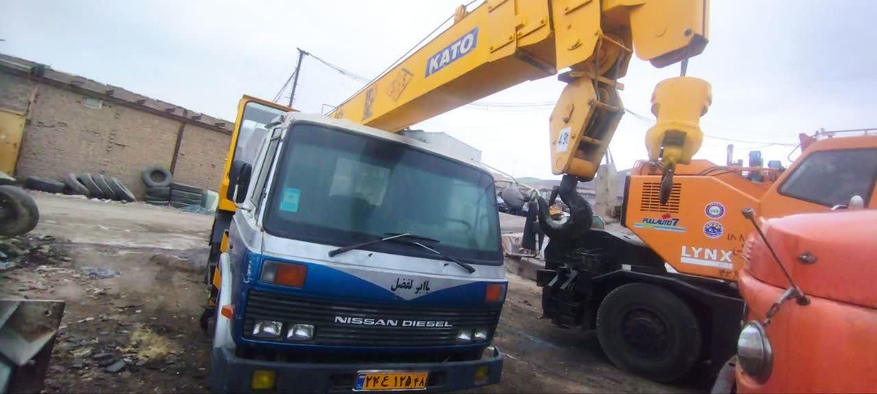 خدمات جرثقیل..بالا کردن مصالح ساختمانی|خدمات حمل و نقل|اردکان, |دیوار