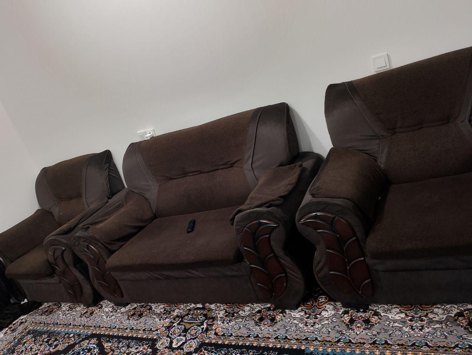 مبلمان هفت نفره جنس خوب|مبلمان خانگی و میز عسلی|جیرفت, |دیوار