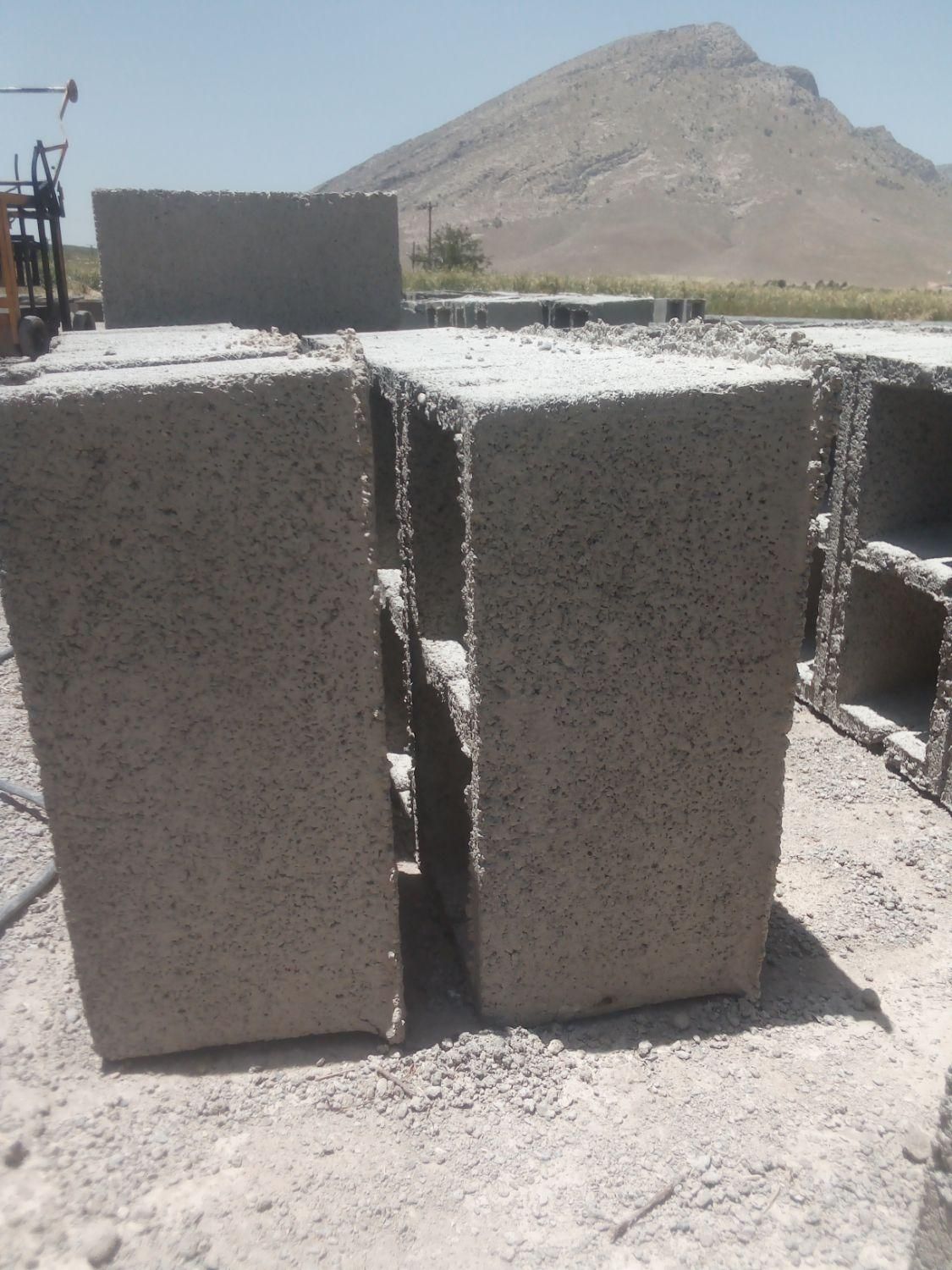 بلوک زنی اکبری (ته باز)|مصالح و تجهیزات ساختمان|صحنه, |دیوار